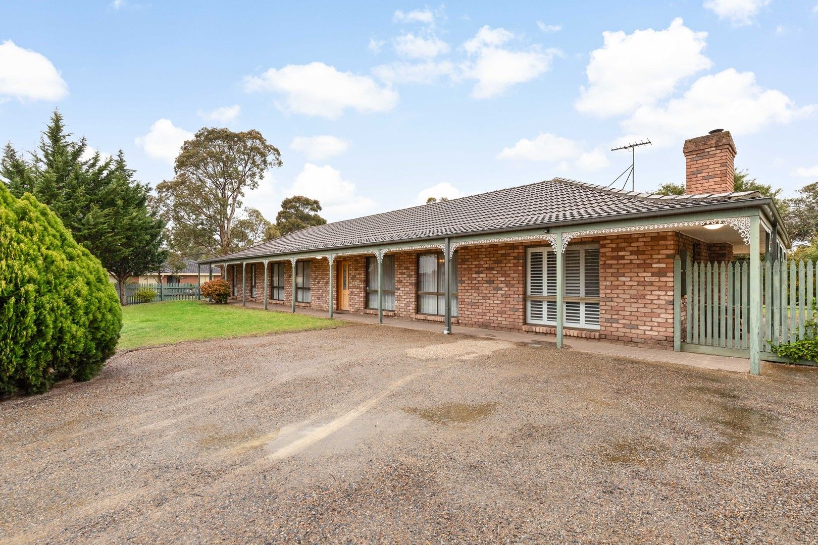 4 bedrooms House in 13 Medina Road KEILOR DOWNS VIC, 3038