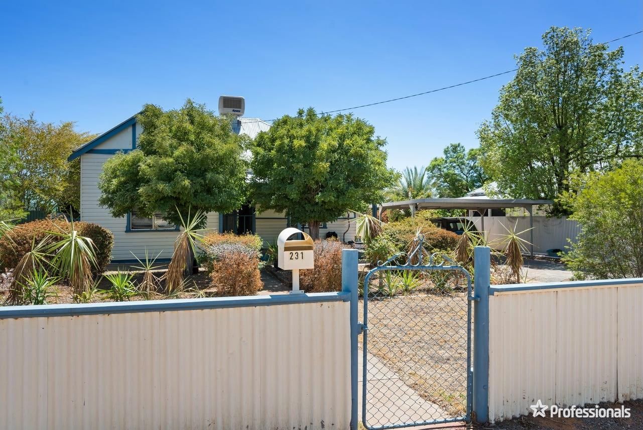4 bedrooms House in 231 Burt Street, VICTORY HEIGHTS WA, 6432