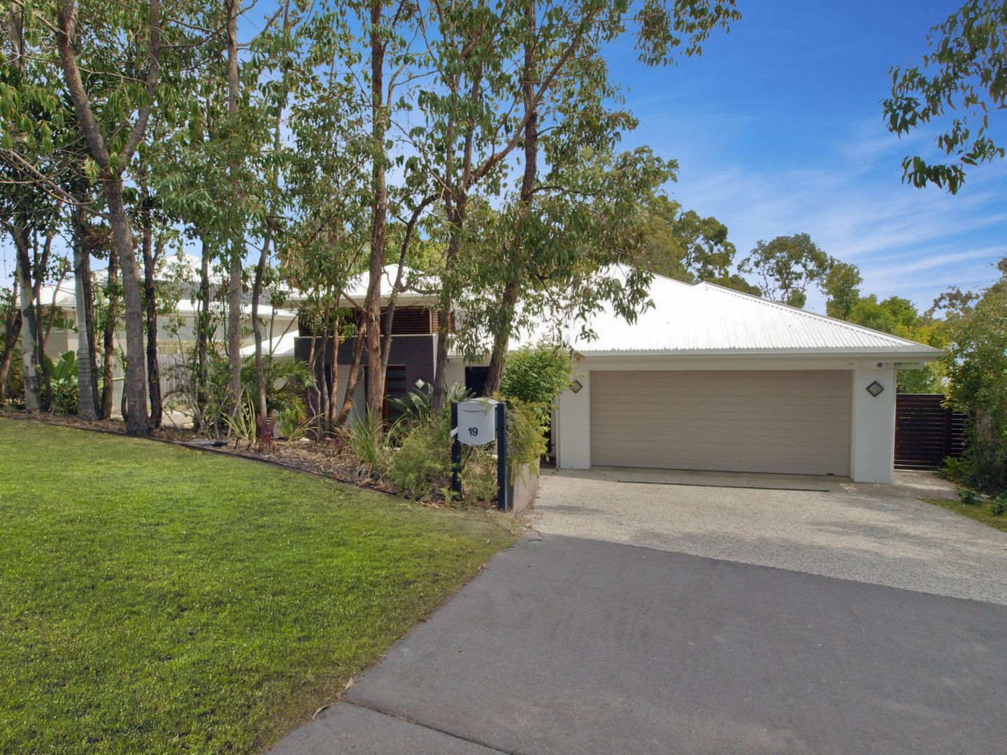 19 Goodenia Cres, Seventeen Mile Rocks QLD 4073, Image 2