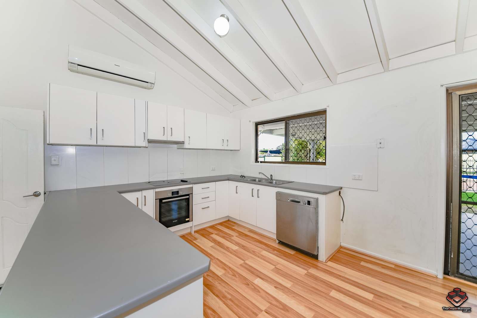 3 bedrooms House in 5 Strauss Court BURPENGARY QLD, 4505