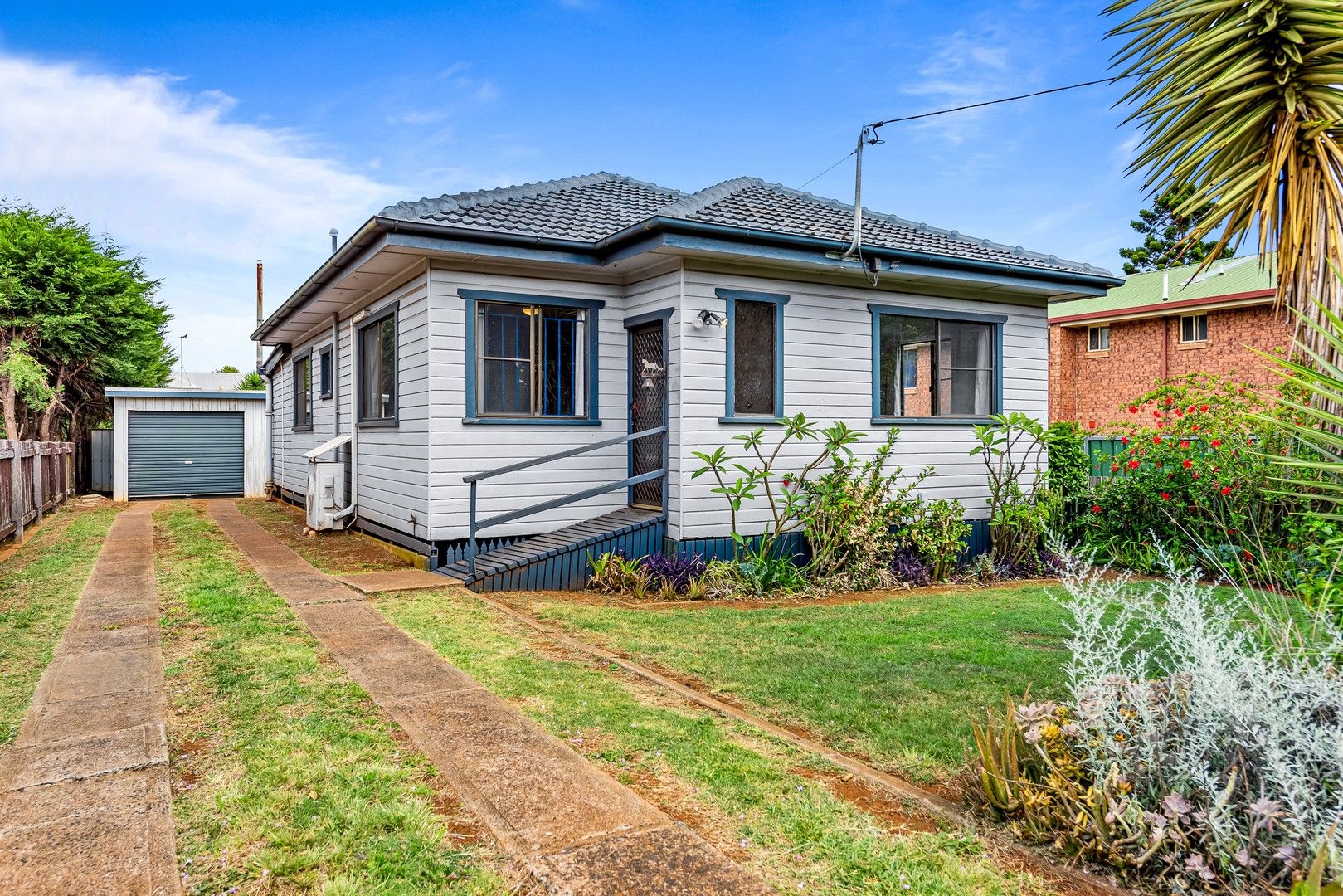 357 Tor Street, Wilsonton QLD 4350 House For Rent 400 Domain