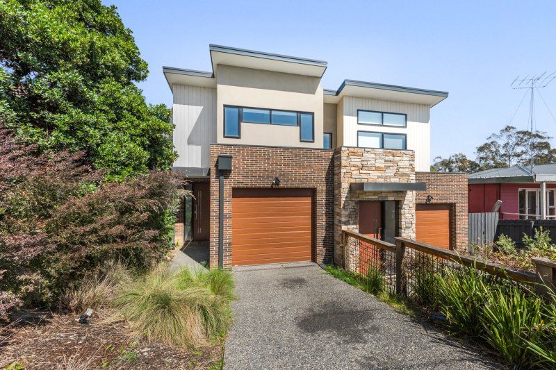 3 bedrooms Townhouse in 24A Dudley Street ELTHAM VIC, 3095