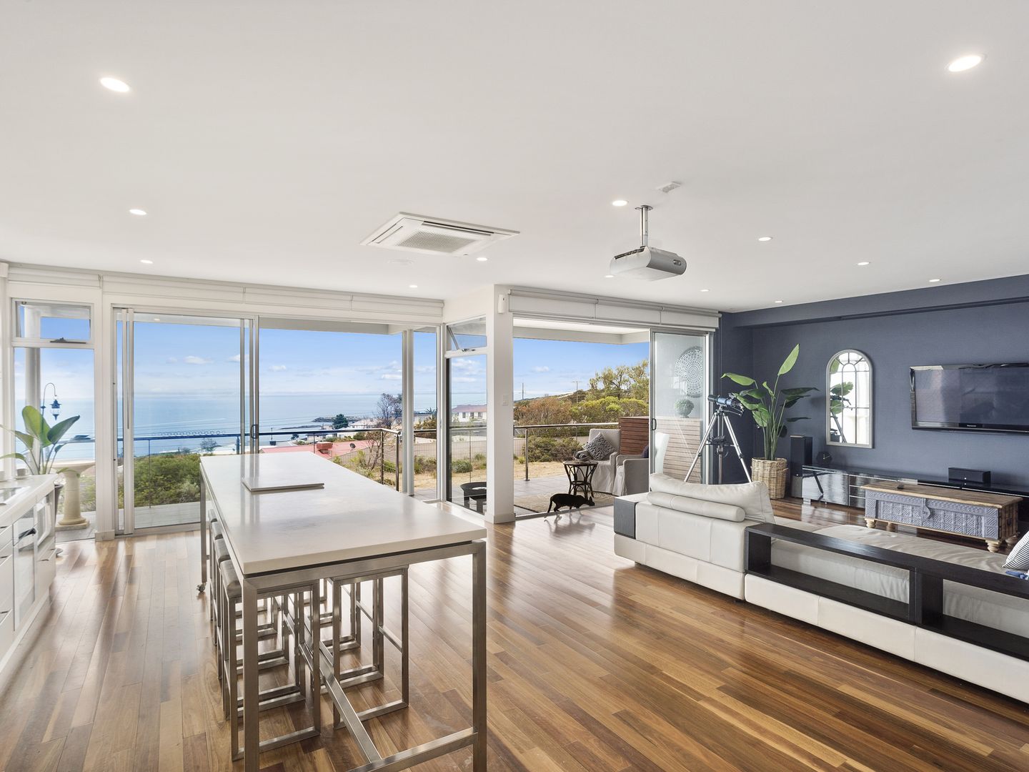 16 Francis Street, O'Sullivan Beach SA 5166, Image 2