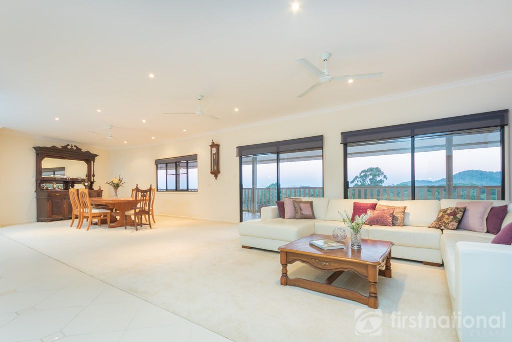 7 Knowles Place, Glass House Mountains QLD 4518, Image 2