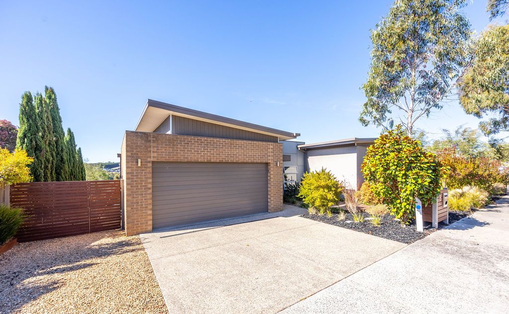 6 Jonathan Court, Brown Hill VIC 3350, Image 1