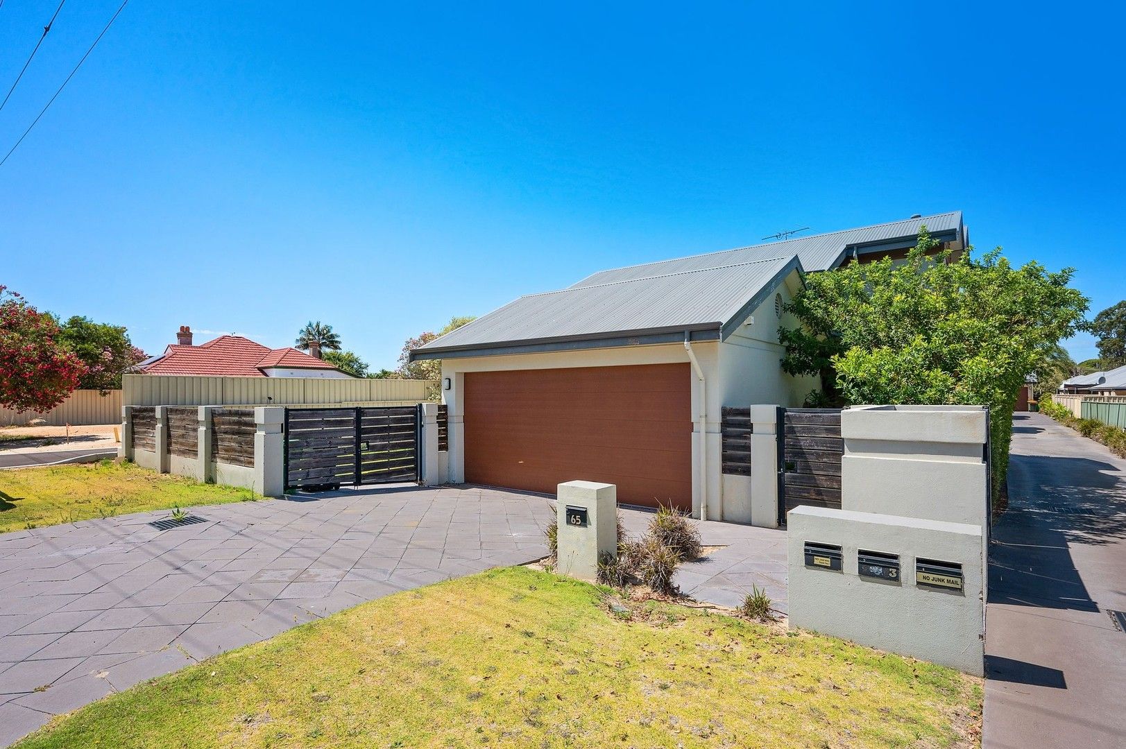 4 bedrooms House in 1/65 Beach Road SOUTH BUNBURY WA, 6230
