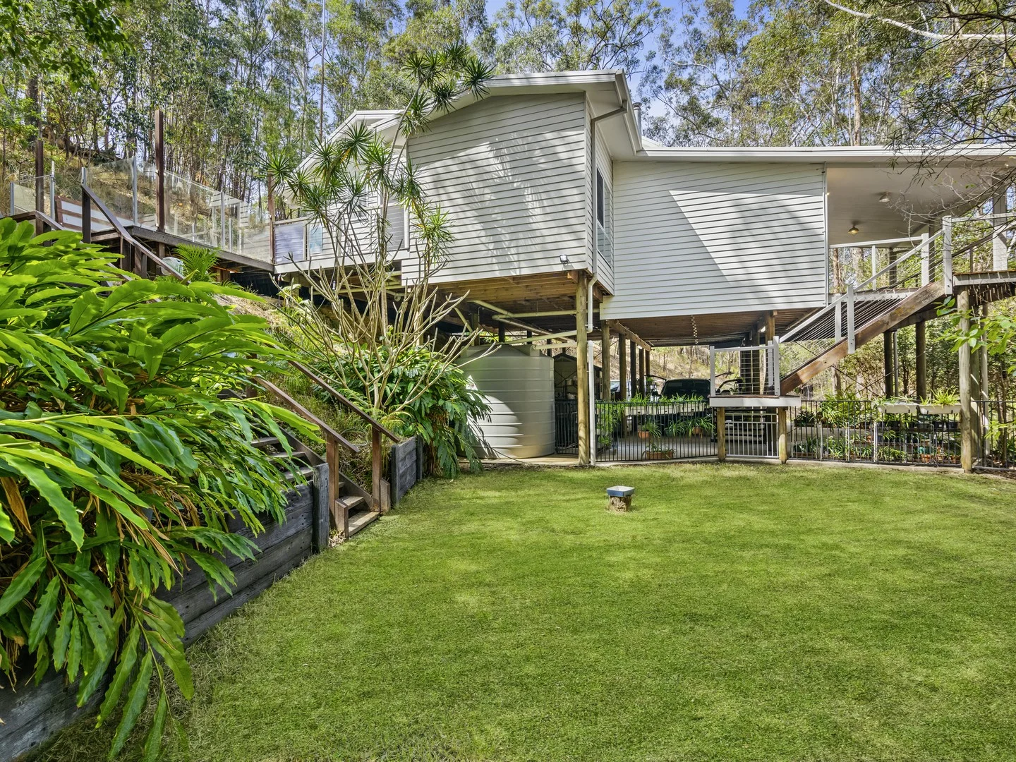 Additional image 4 of 27 Bronhill Street, Currumbin Waters QLD 4223