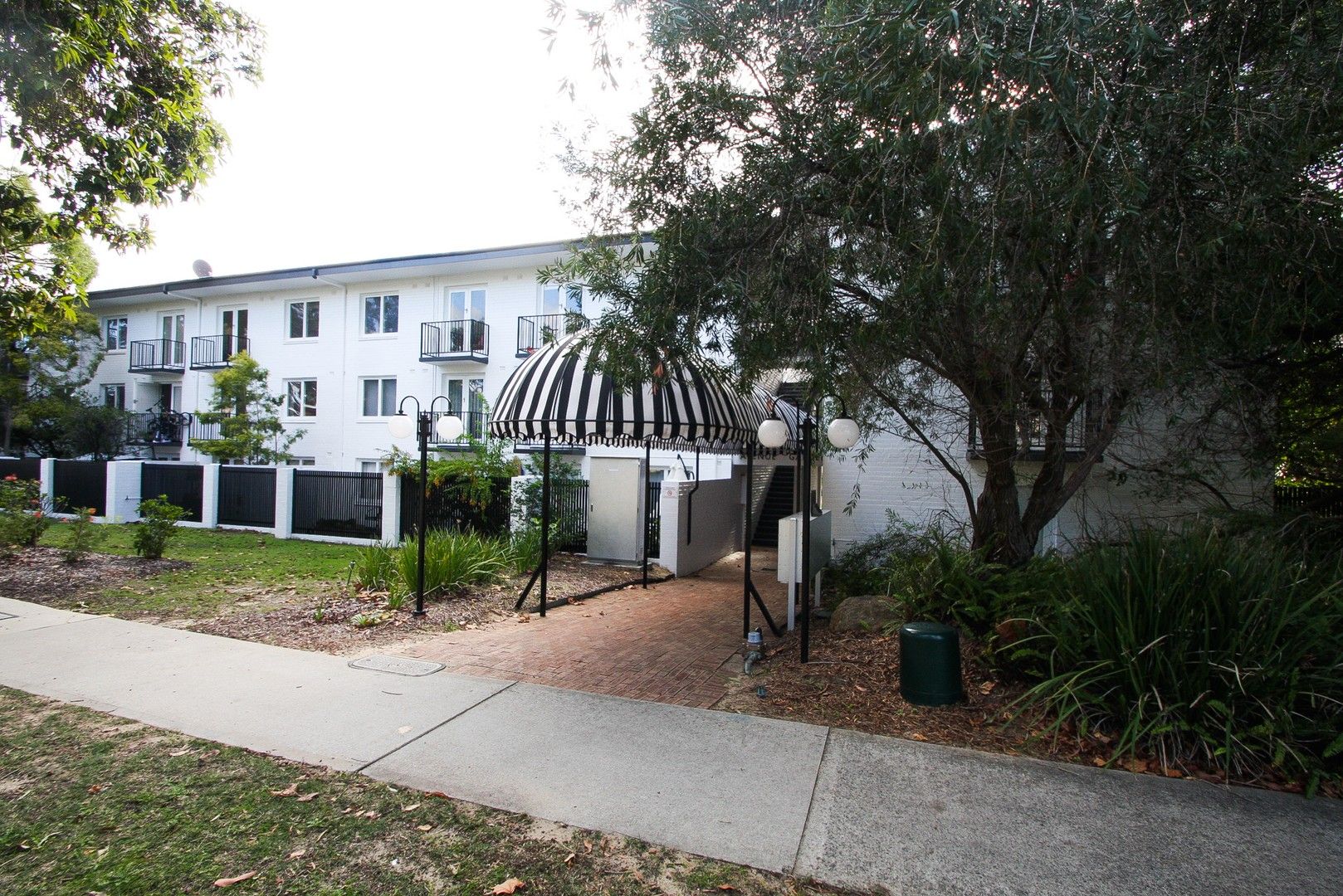 1 bedrooms Apartment / Unit / Flat in 28/17 The Avenue CRAWLEY WA, 6009
