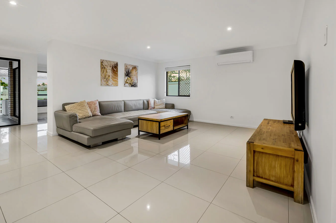 Additional image 5 of 114 Salerno Street, Isle Of Capri QLD 4217