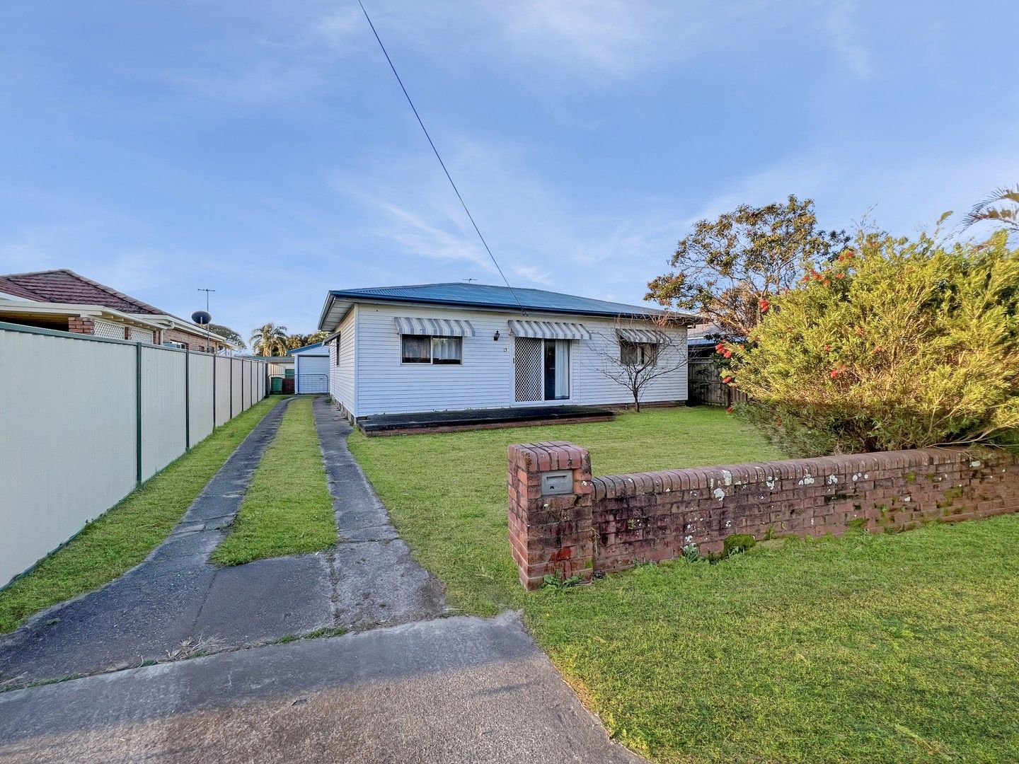 3 bedrooms House in 13 Wallarah Road GOROKAN NSW, 2263