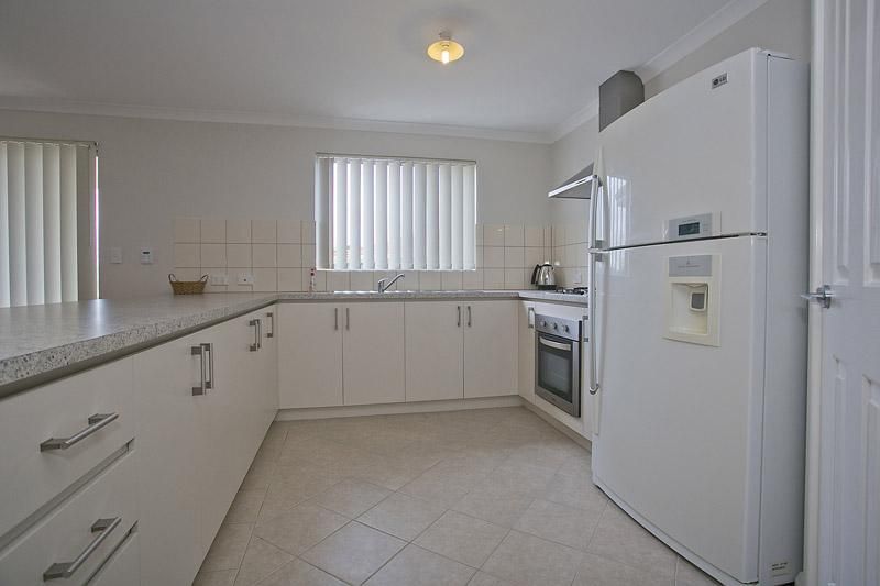 8a Yera Place, WANNEROO WA 6065, Image 1