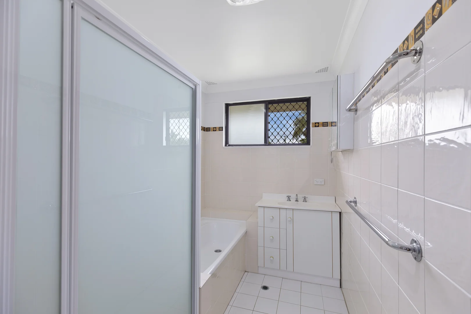 Additional image 4 of 6 Rolfe Avenue, Kanwal NSW 2259