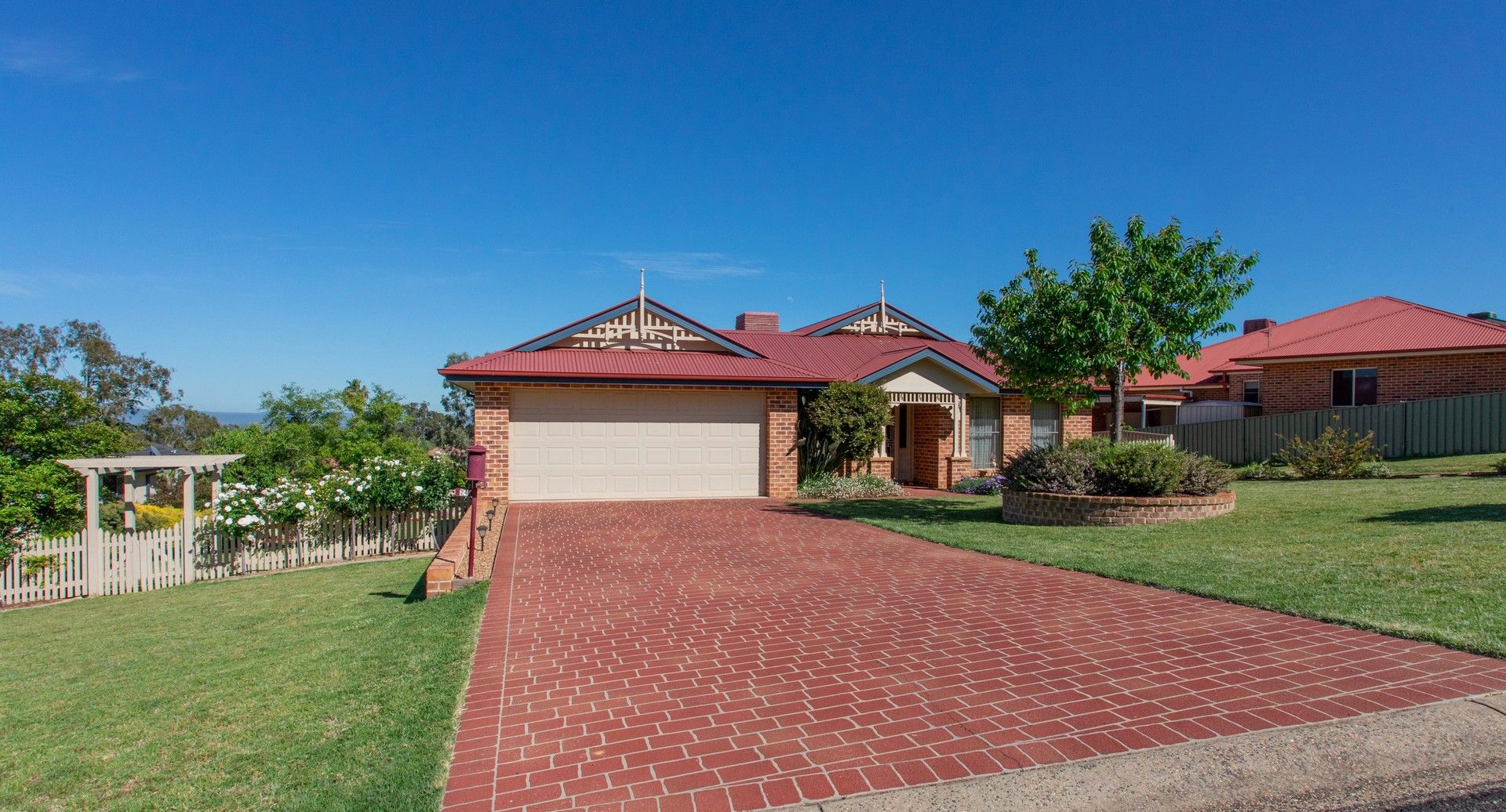 24 London Drive, Cowra NSW 2794, Image 0