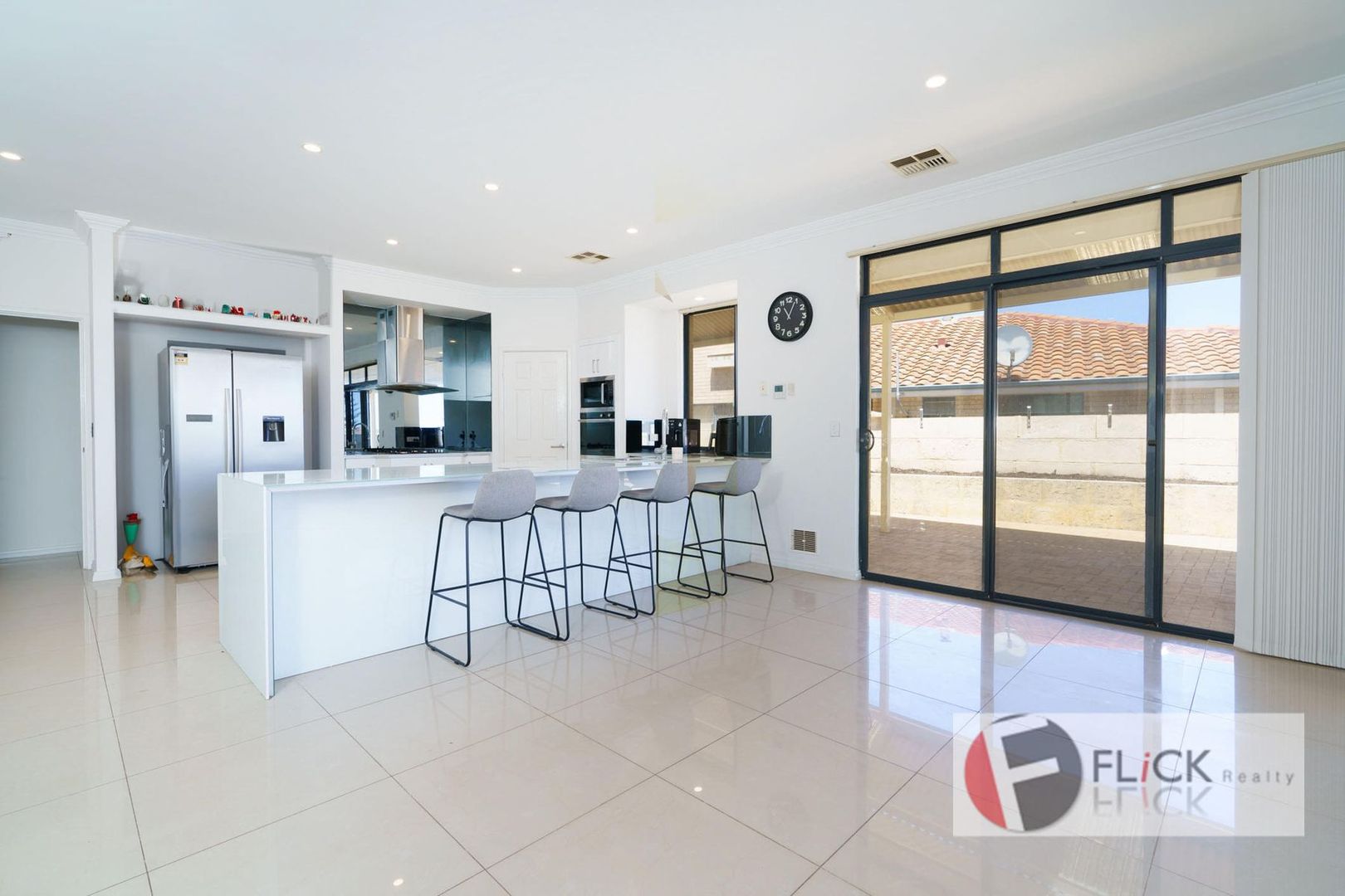 9 Rhodes Close, Mindarie WA 6030, Image 2