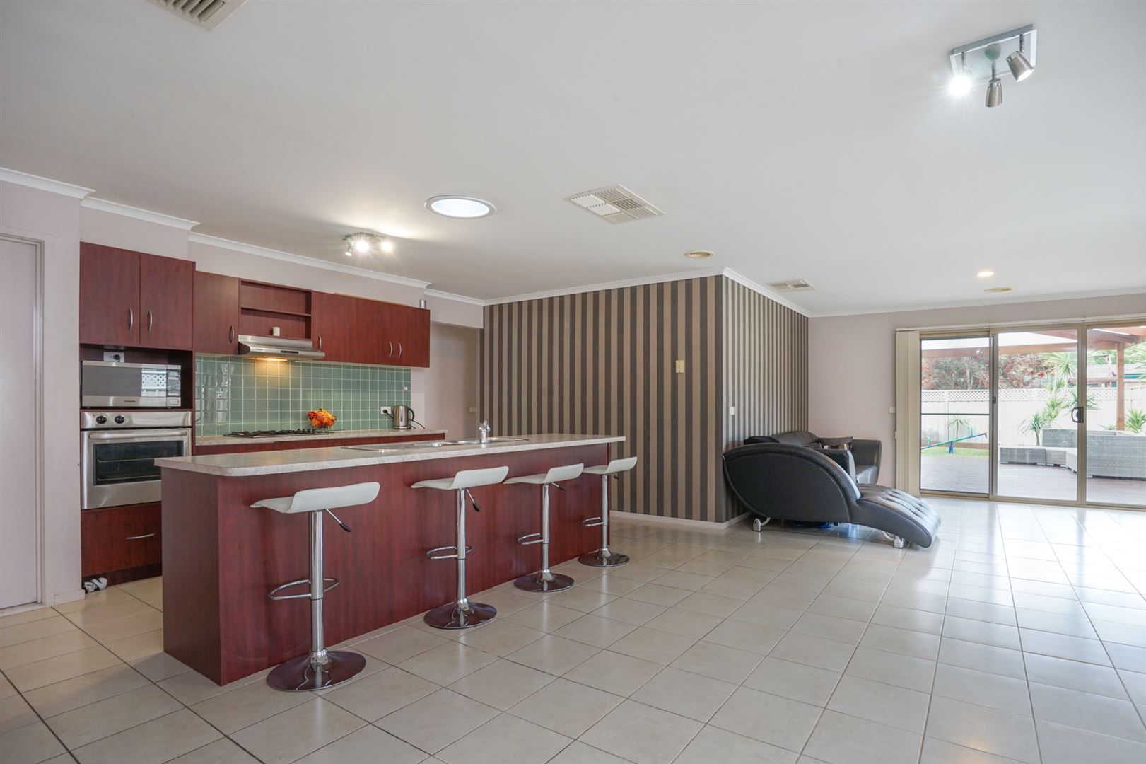 4 Corrigans Road, Cranbourne East VIC 3977, Image 1