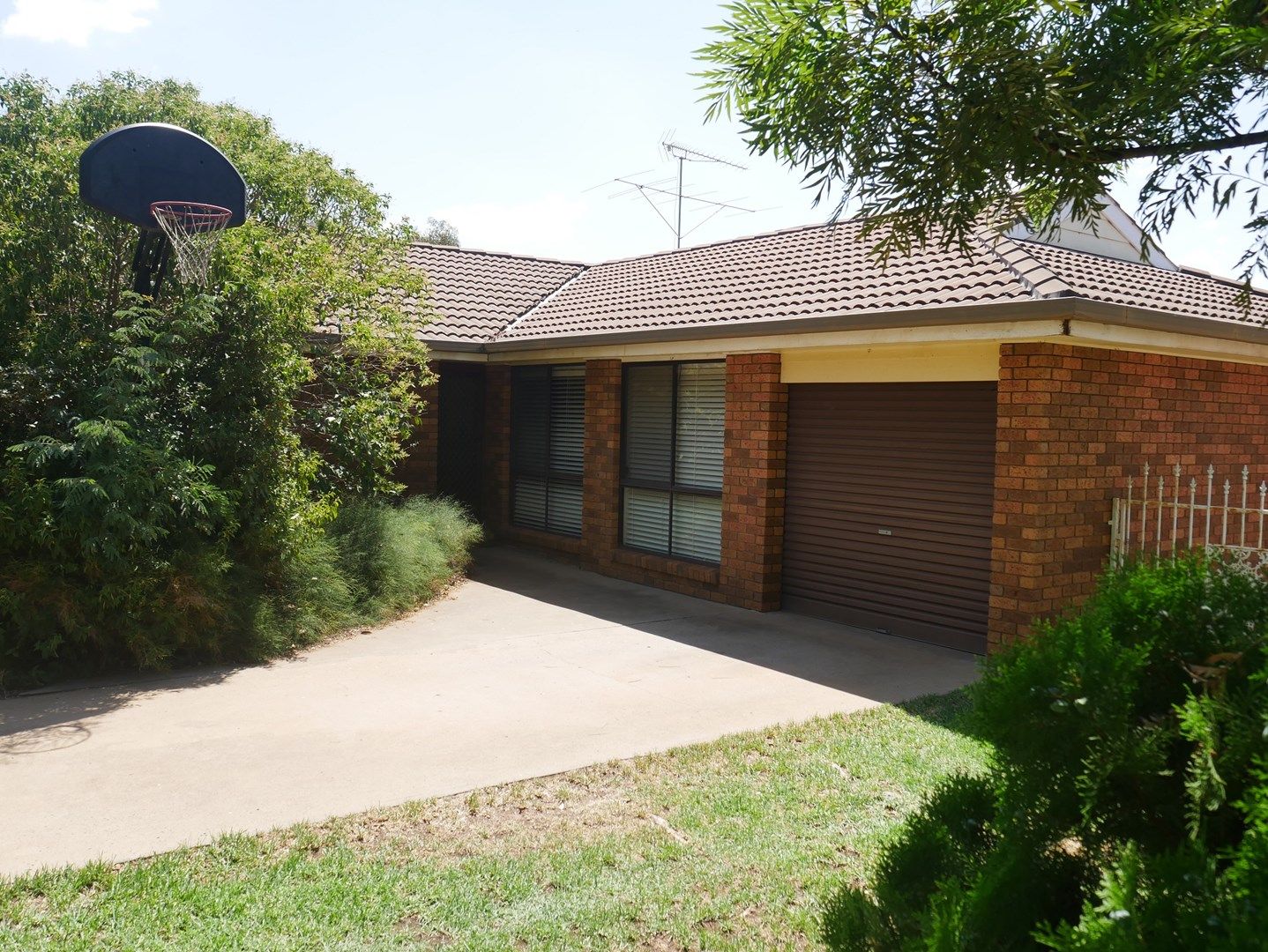 2 Roma Avenue, Leeton NSW 2705, Image 0