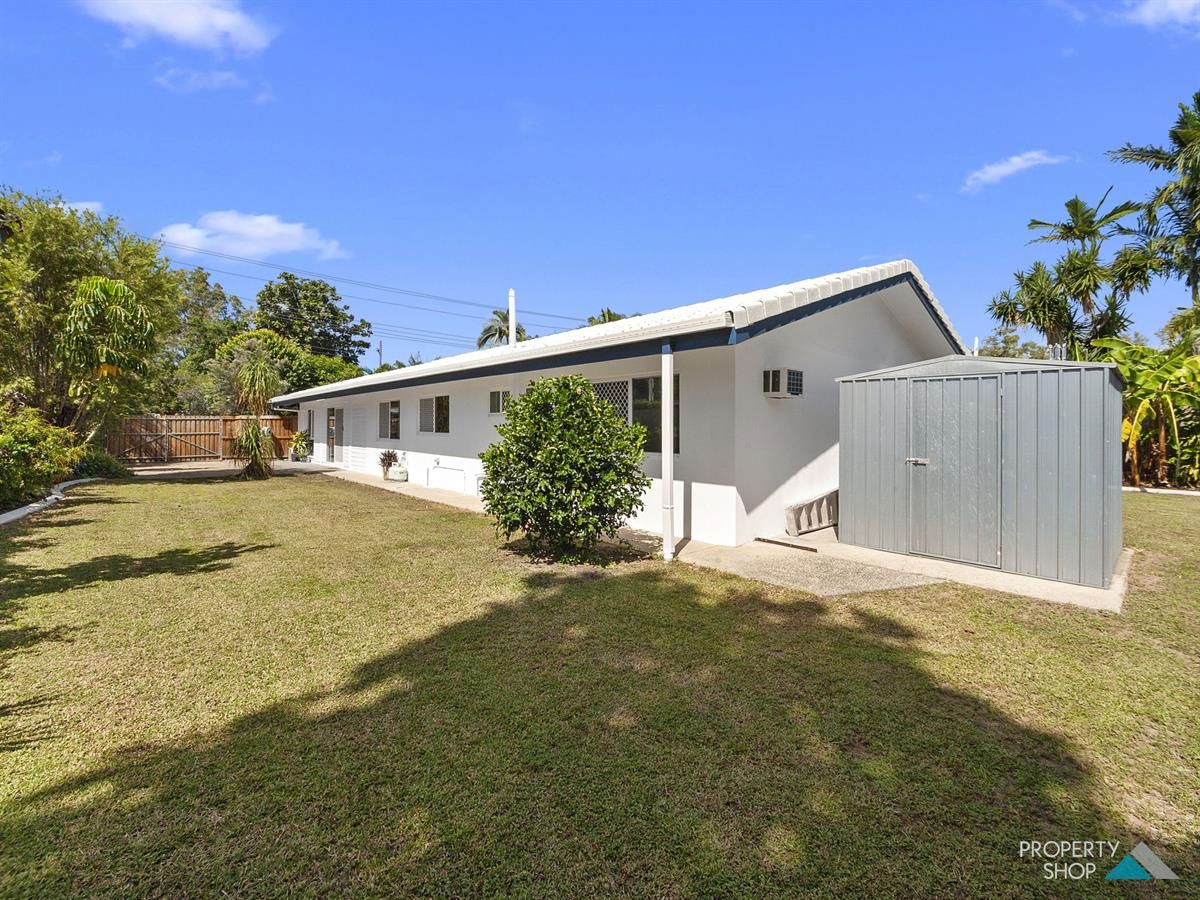 5 Mimosa Street, Holloways Beach QLD 4878, Image 2