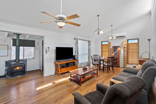 82 Oak Street Bellbird Park 4300 - Image 5