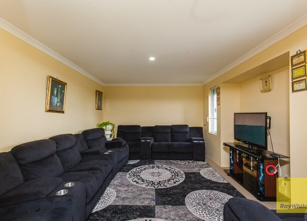 31 Harford Way, Girrawheen WA 6064