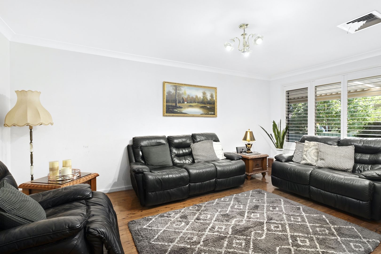 11 Stirling Place, Glenfield NSW 2167, Image 1