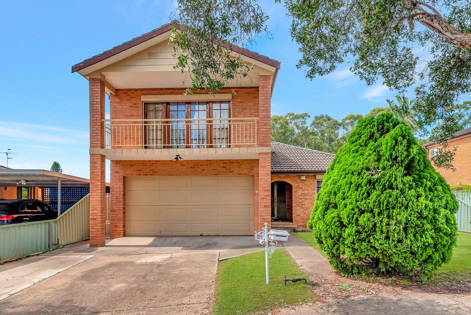 11 Kemmel Close, Bossley Park NSW 2176, Image 0