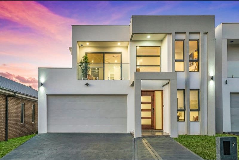4 bedrooms House in 7 Avocet Circuit MARSDEN PARK NSW, 2765