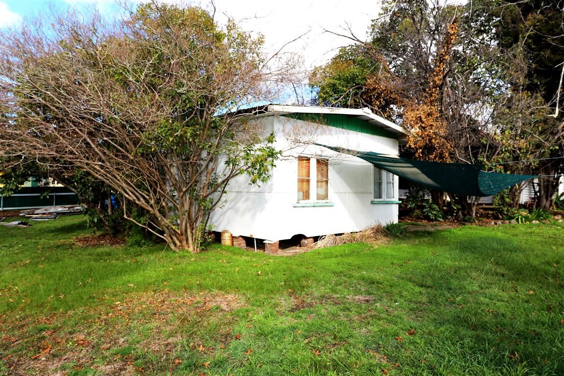 43 Lynch Street, Adelong NSW 2729, Image 2