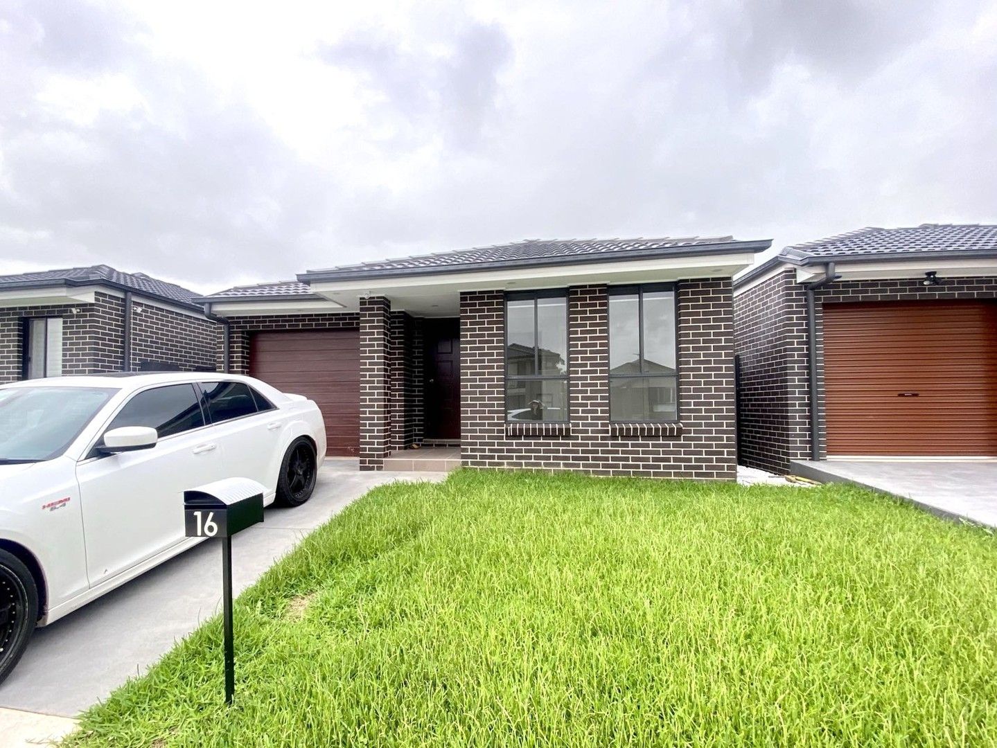 4 bedrooms House in 16 Cortina Avenue AUSTRAL NSW, 2179
