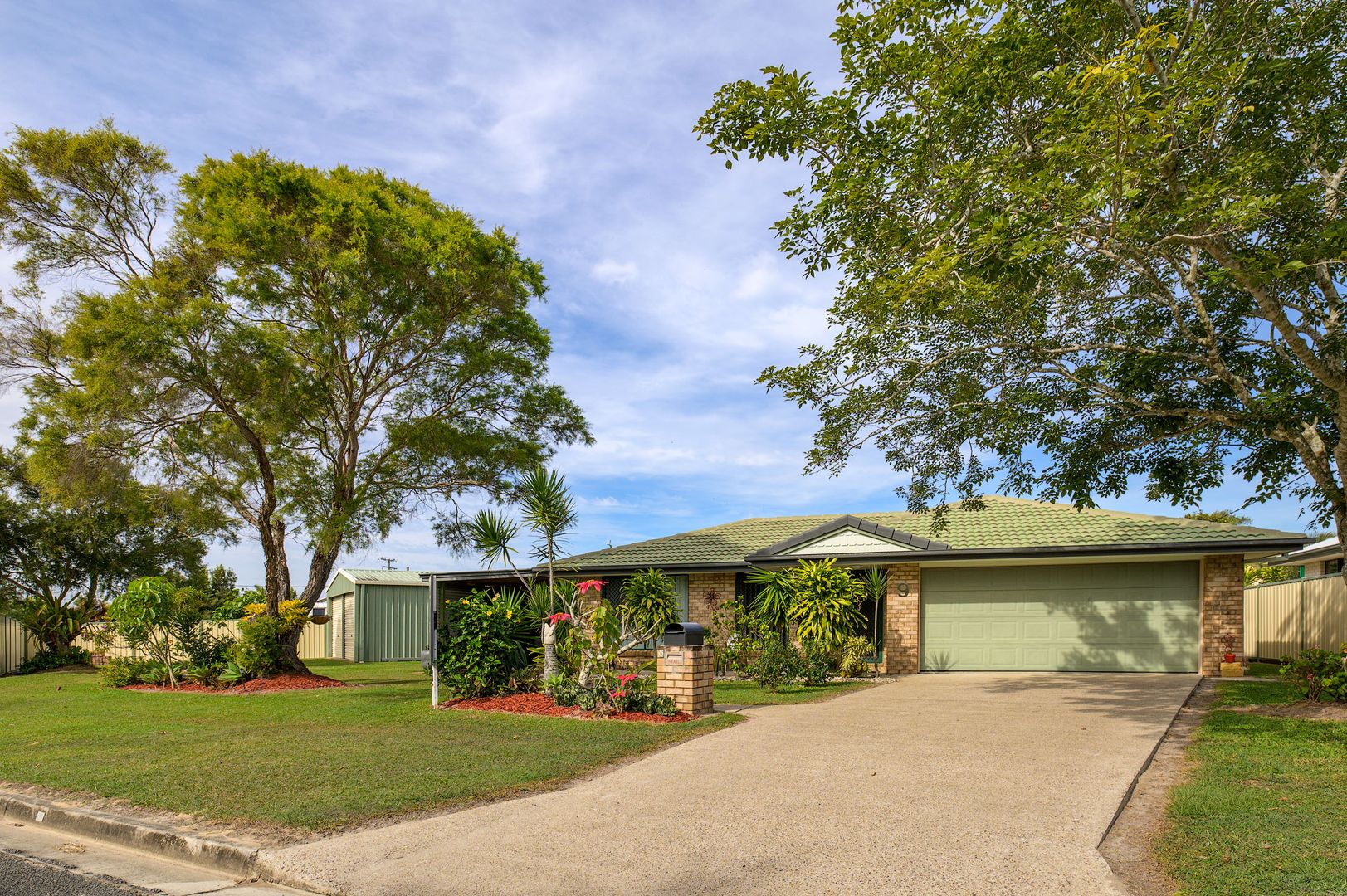 9 Regent Court, Cooloola Cove Property History & Address Research