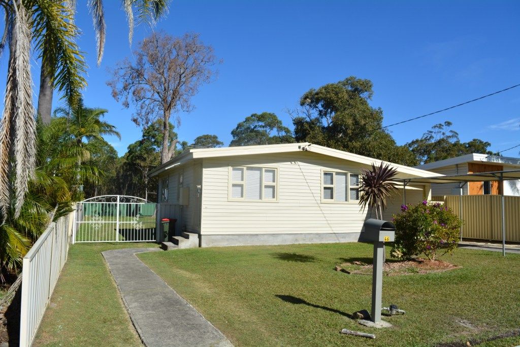 2 bedrooms House in 46 Chelmsford Rd LAKE HAVEN NSW, 2263