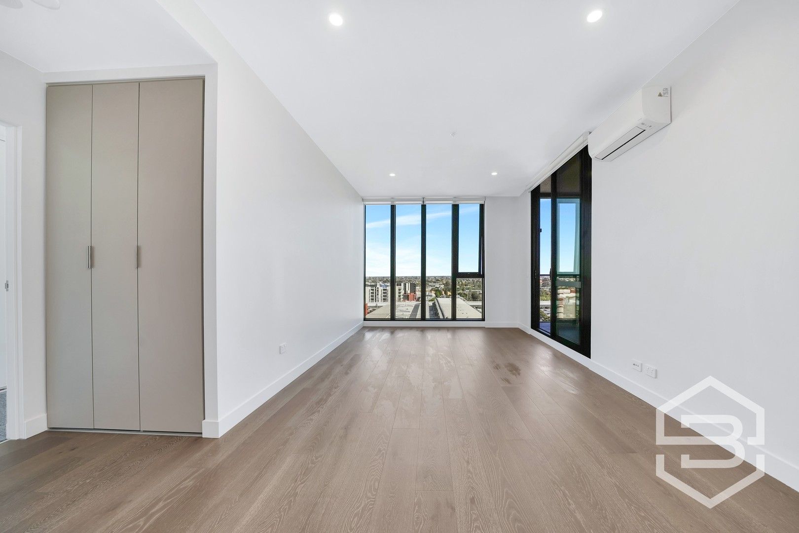 2 bedrooms Apartment / Unit / Flat in 807/70-82 High Street PRESTON VIC, 3072