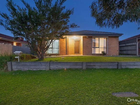 8 Celebration Court, Cranbourne West VIC 3977