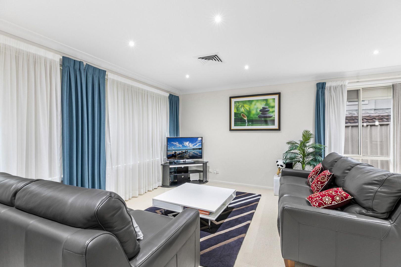 48 Robinia Grove, Garden Suburb NSW 2289, Image 2