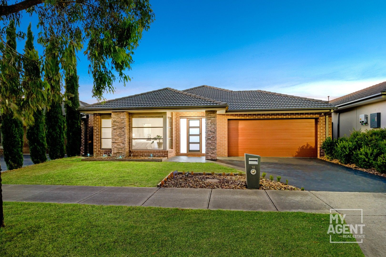 4 bedrooms House in 18 Belleview Crescent BEVERIDGE VIC, 3753