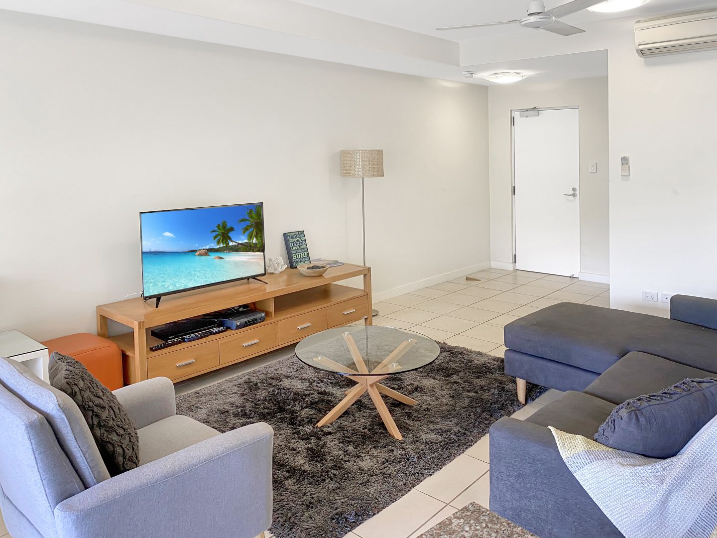 14/1-3 The Cove 'Beachside Apartments', Nelly Bay QLD 4819, Image 2