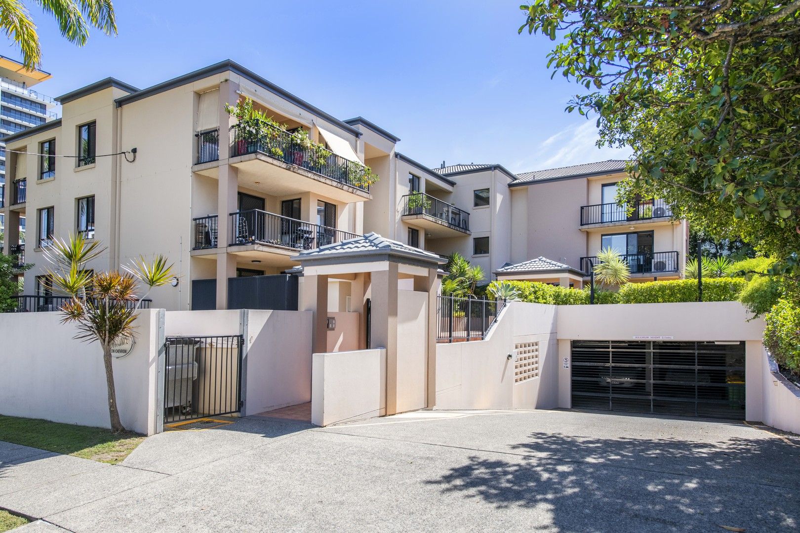 3/13 Illawong Street, Chevron Island QLD 4217 House For Rent 585