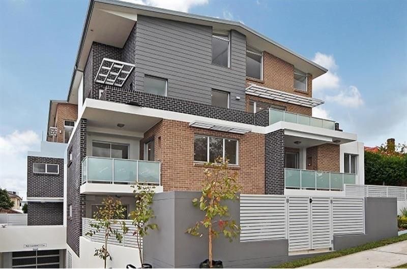 4 bedrooms Apartment / Unit / Flat in 13/55-57 Vicliffe Avenue CAMPSIE NSW, 2194