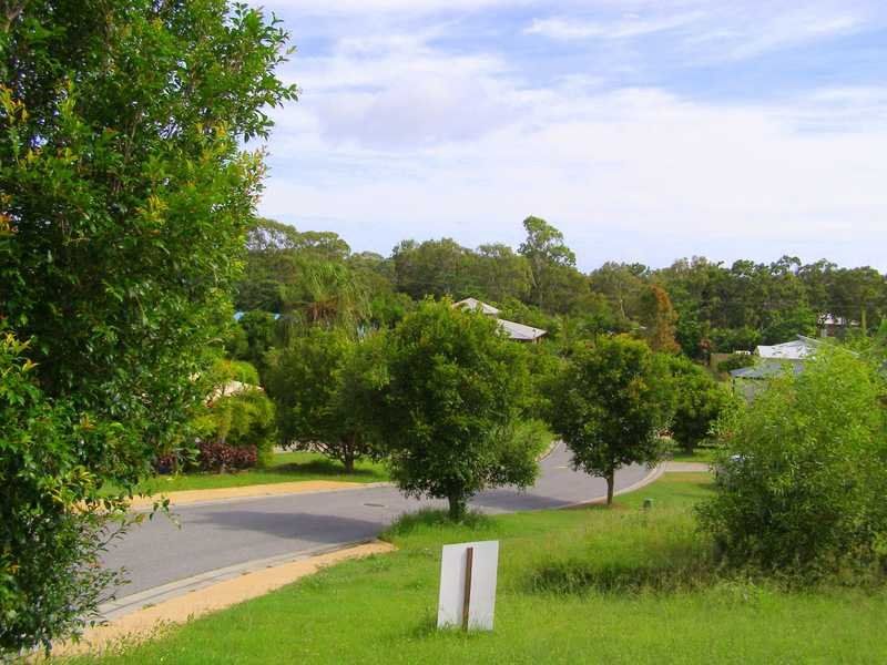 10 Whitby Place, Agnes Water QLD 4677, Image 2
