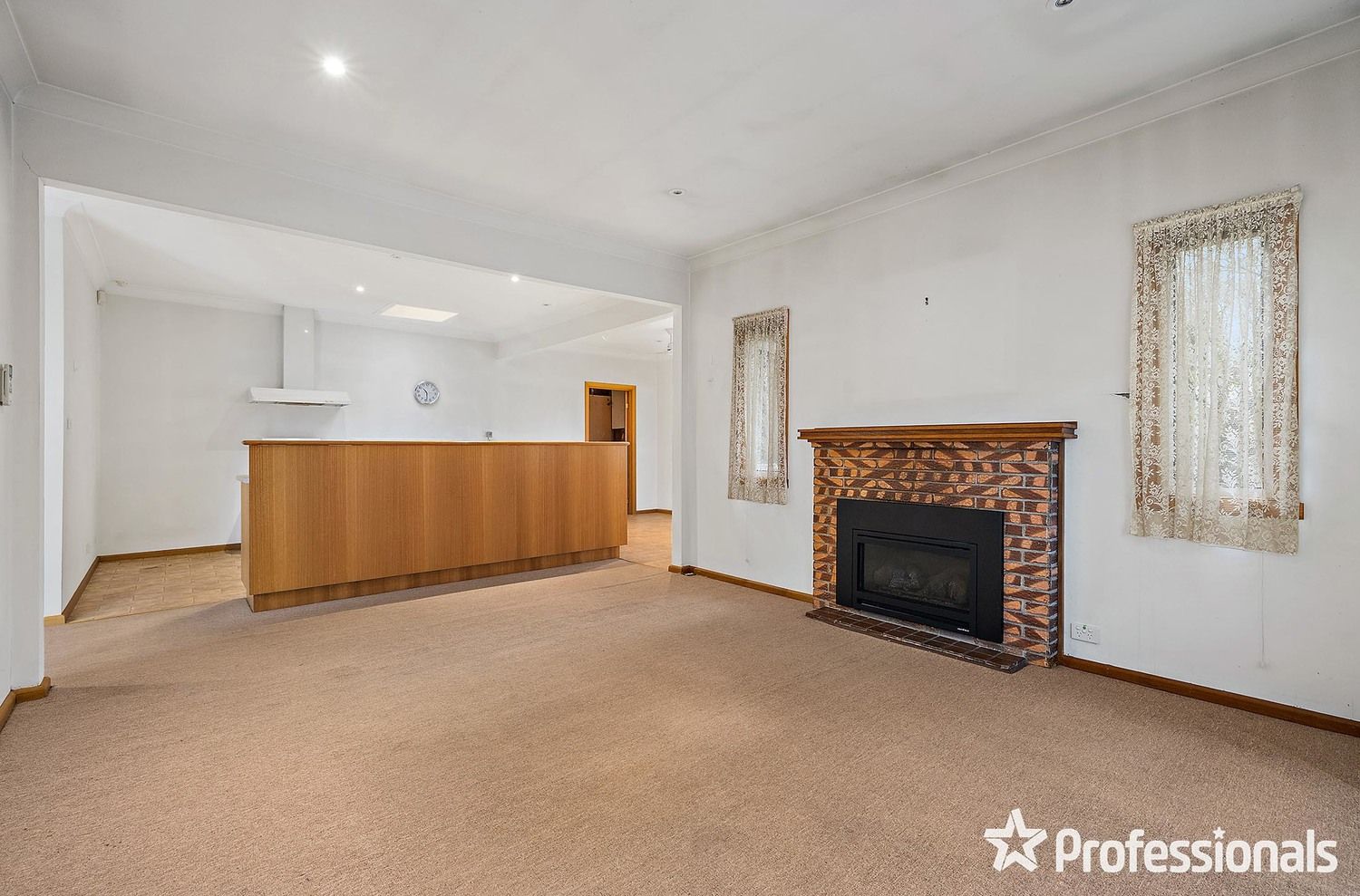 22 Stirling Road, Croydon VIC 3136, Image 2