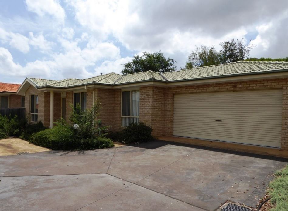3 bedrooms Townhouse in 2/70 Katherine Avenue AMAROO ACT, 2914