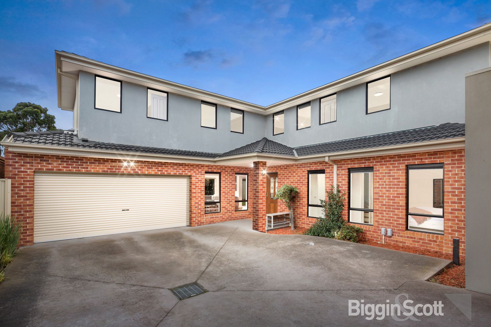 2/15 Juniper Avenue, Glen Waverley Property History & Address