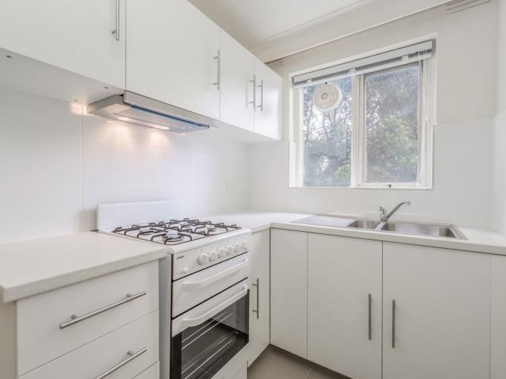 2 bedrooms Apartment / Unit / Flat in 1/57 Bank Street BOX HILL VIC, 3128