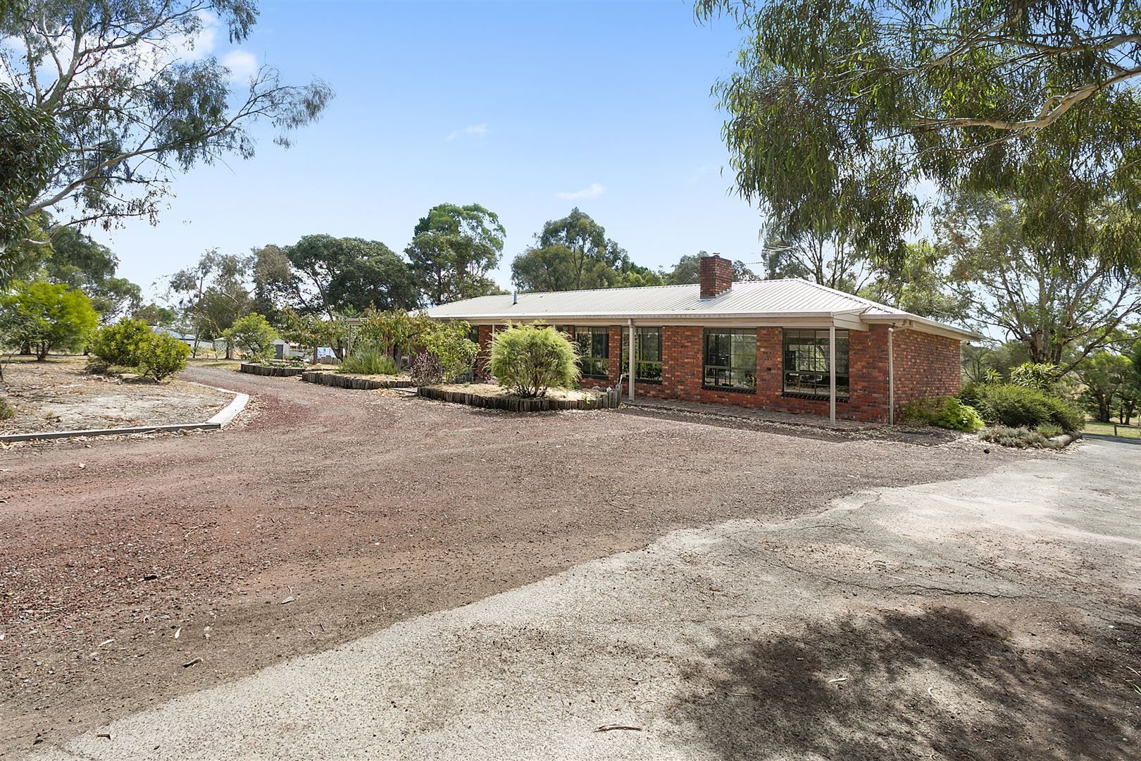 16 Cootamundra Road, Invermay VIC 3352