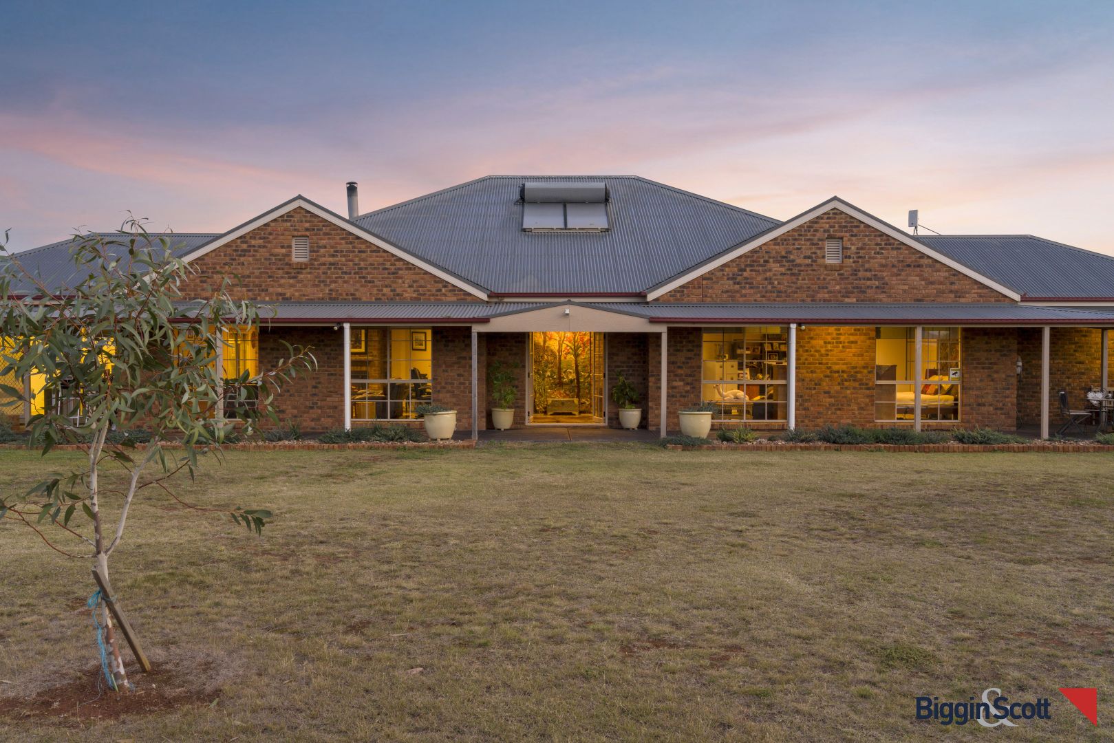 54 Strathtulloh Circuit, Strathtulloh VIC 3338, Image 2