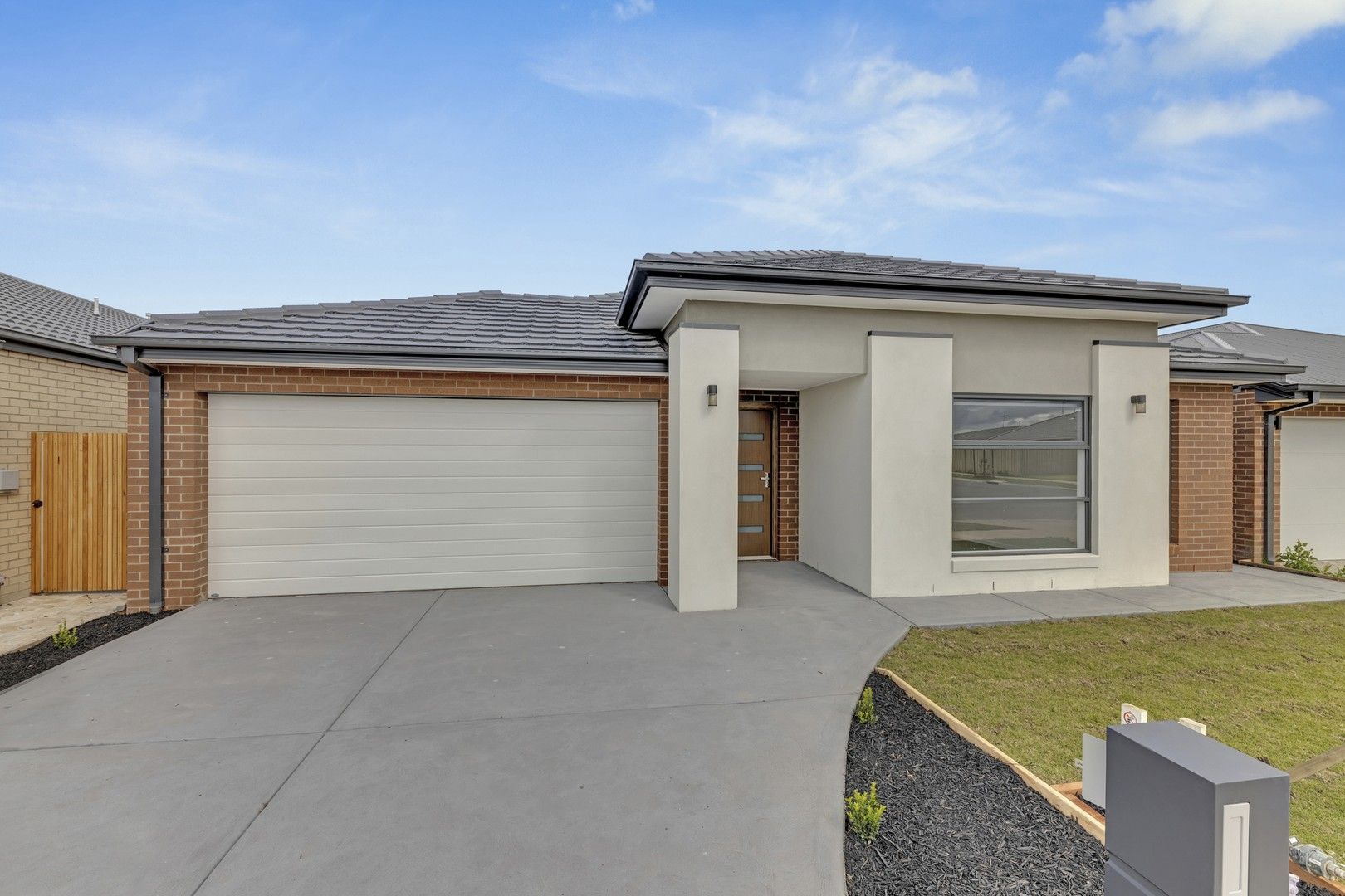 4 bedrooms House in 39 Grevillea Drive MOUNT DUNEED VIC, 3217