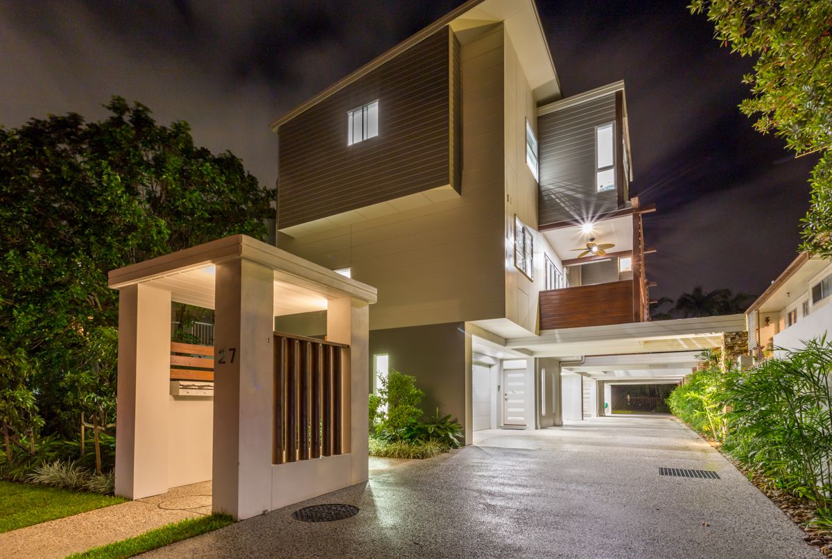 3 bedrooms Townhouse in 2/27 Burleigh Street BURLEIGH HEADS QLD, 4220