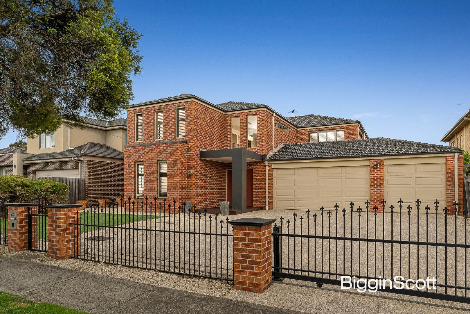 225 Lawrence Road, Mount Waverley VIC 3149, Image 0