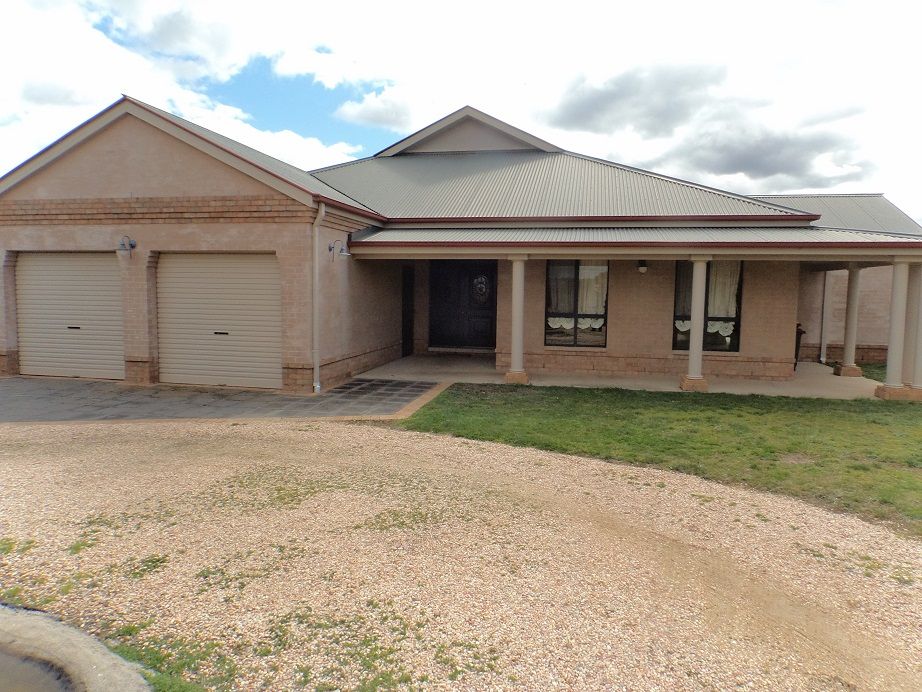 13 Oxley Crescent, Goulburn NSW 2580, Image 0