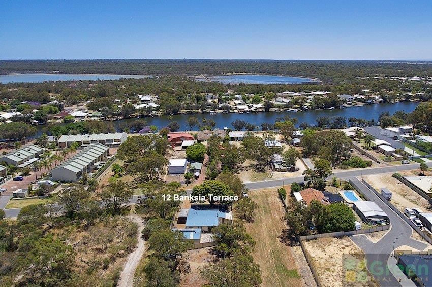 2 bedrooms House in 12 Banksia Terrace SOUTH YUNDERUP WA, 6208
