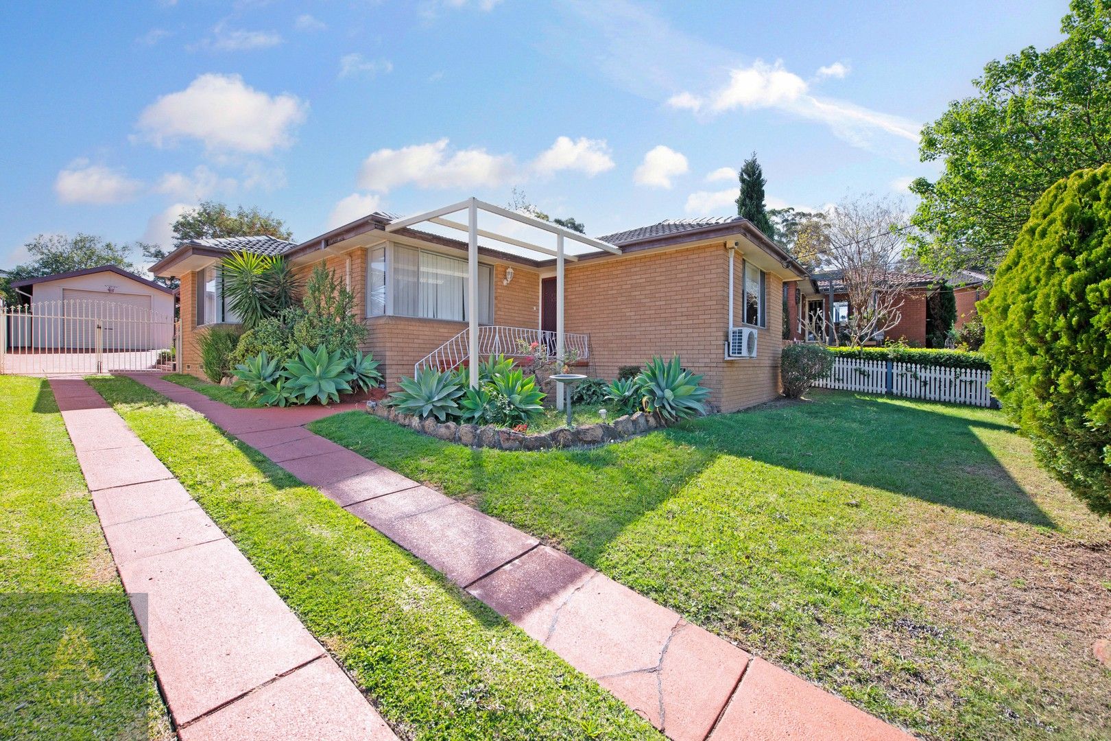 4 bedrooms House in 45 Vancouver Avenue TOONGABBIE NSW, 2146